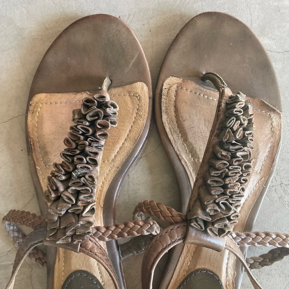 Frye | 'Laurel Flower' Sandal - Picture 8 of 11